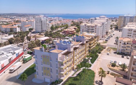 Appartements de 3 chambres avec piscine sur le toit