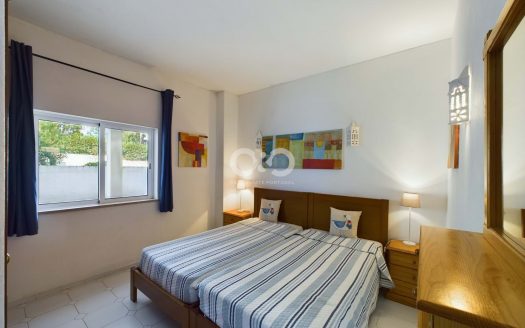 Appartement met 2 slaapkamers, achtertuin en uitzicht op zee in Praia da Luz