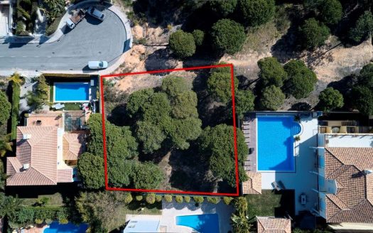 Large Plot for Construction in a Luxury Development in the Algarve