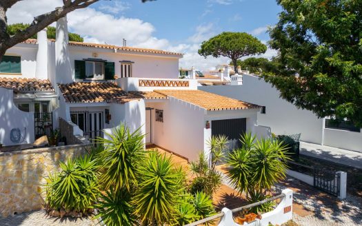 Beautiful 3 bedroom townhouse near Vila Sol