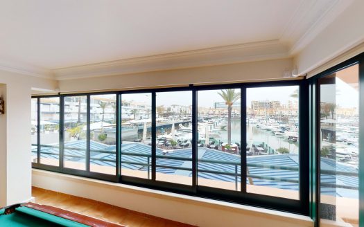 Three Bedroom Apartment with views over Vilamoura Marina