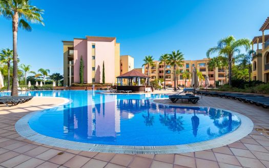 Charming 2 Bedroom Apartment with Golf Course Views in Victoria Residences, Vilamoura