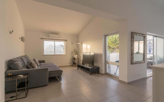 Recently refurbished 3 bedroom apartment in Vale do Lobo