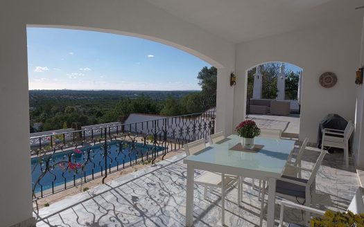 Unique villa with amazing views in Almancil