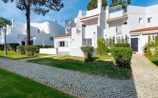 Three bedroomed townhouse in Vale do Lobo