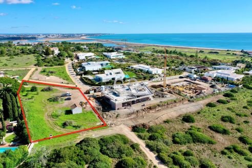 Large plot with  views and planing permission for a villa with pool.