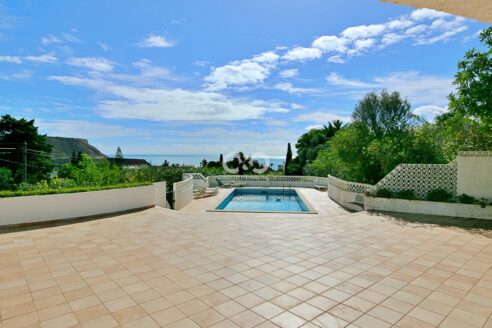 Exceptionally Unique  property with sea views  plus Contemporary 130m2 Annex
