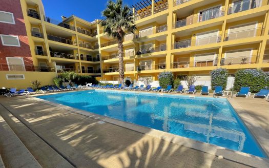 Spectaculaire condominium de 3 chambres avec piscine et parking dans le centre de Lagos