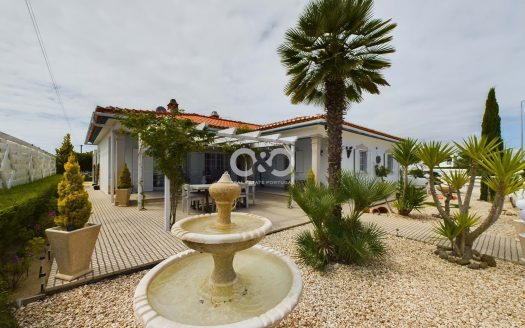 BELLE VILLA INDIVIDUELLE AVEC PISCINE