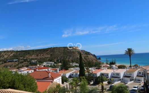 APARTMENT-SPECTACULAR VIEWS FROM BOTH TERRACES