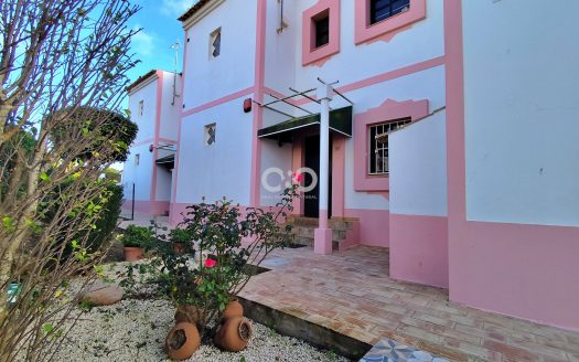 AL de 3 edificios de 2 plantas, en Sagres