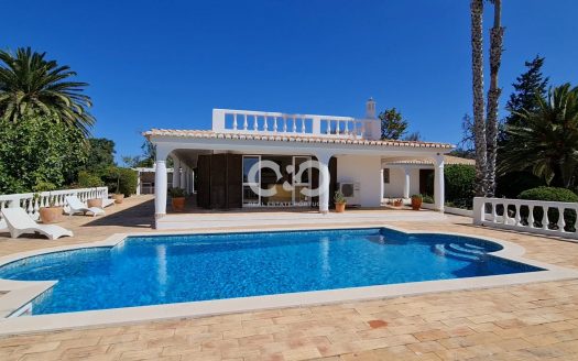 Exclusive T4 Villa Nilla, Montinhos da Luz