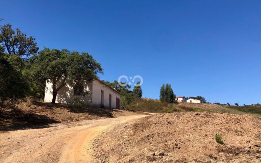 Large countryside plot consisting of 217 Hectares(538 acres) and  urban land of 4835m2