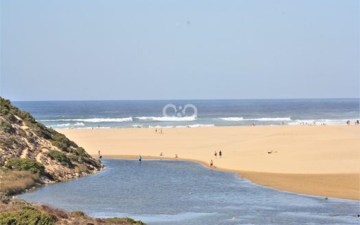 SELTENES STRANDHAUS IN CARRAPATEIRA