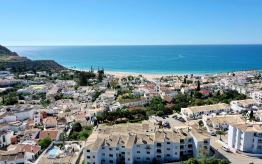 Spacious 2 bedroom apartment in Luz with sea view