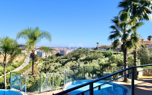 Ático de lujo con terraza privada en la azotea.