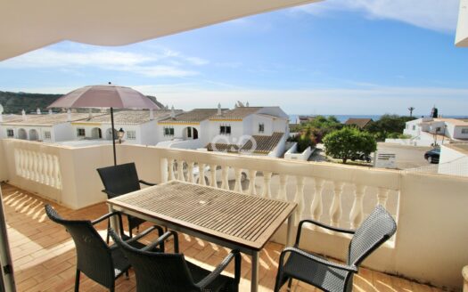 Spacious 2 bedroom apartment in Luz with sea view