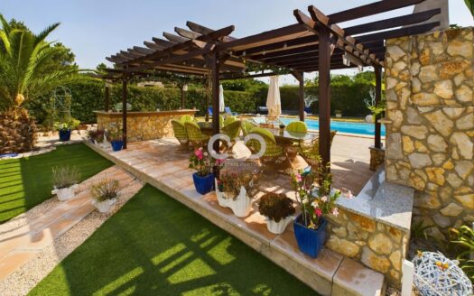 BEAUTIFUL 4 BEDROOM VILLA WITH POOL IN VALE DA TELHA