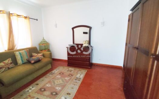 Moradia com 5 quartos a 500m da praia