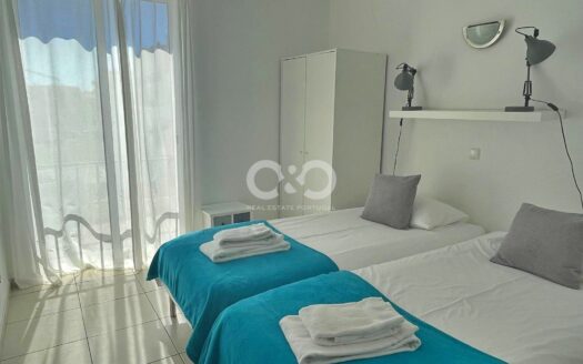 STUNNING VIEWS FROM THIS 2 BED APARTMENT -LUZ