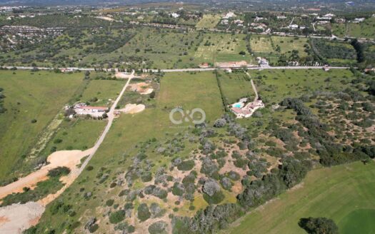 2.8 Hectares of Land with building permission and project 5minutes from the centre of Luz