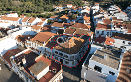 Unique Opportunity: Historic Building in São Teotónio