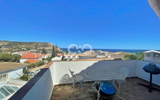 APARTAMENTO – VISTAS ESPETACULARES DE AMBOS OS TERRAÇOS