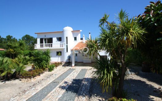 BEAUTIFUL 4 BEDROOM VILLA WITH POOL IN VALE DA TELHA