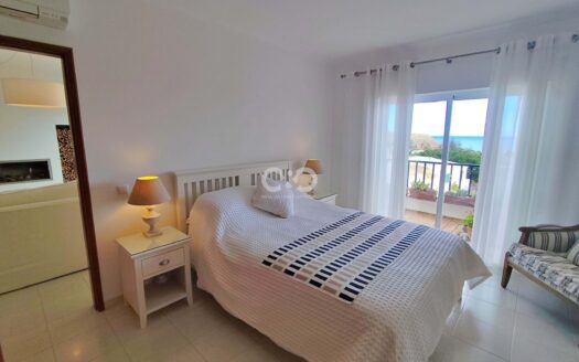 2 BEDROOM APARTMENT WITH SEA VIEW AND PRIVATE PARKING SPACE