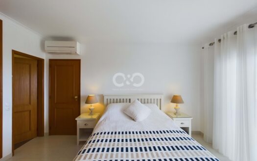 2 BEDROOM APARTMENT WITH SEA VIEW AND PRIVATE PARKING SPACE