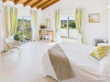 EXCEPTIONAL VILLA IN VALE DA TELHA