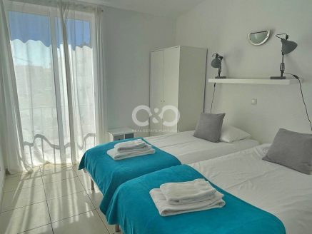 STUNNING VIEWS FROM THIS 2 BED APARTMENT -LUZ