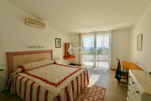 Exceptionally Unique  property with sea views  plus Contemporary 130m2 Annex