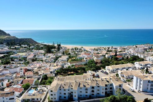 Spacious 2 bedroom apartment in Luz with sea view