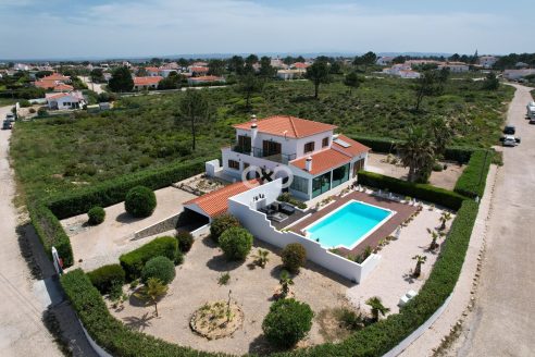 Incredible 5 Bedroom Villa with Pool, Vale da Telha