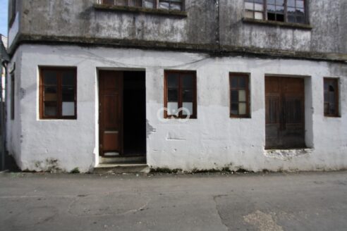 Unique Opportunity: Historic Building in São Teotónio