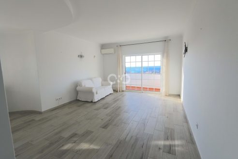 APARTAMENTO – VISTAS ESPETACULARES DE AMBOS OS TERRAÇOS