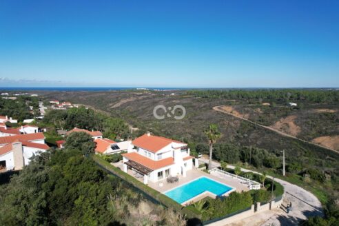 MORADIA EXCECIONAL COM VISTA MAR, VALE DA TELHA