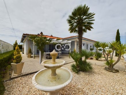 BEAUTIFUL DETACHED VILLA WITH POOL