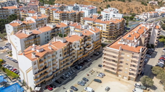 APARTAMENTO NO ÚLTIMO ANDAR CENTRAL LAGOS