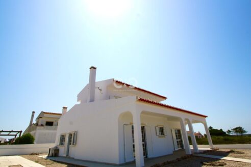 T4+1 Villa in highly desirable area in Aljezur