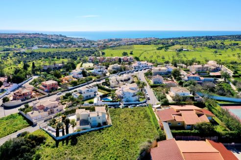 Urban plot of land in Atalaia near the Boavista golf.