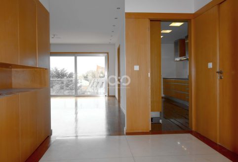 Modern 3 bedroom apartment – Porto Combatentes Av.