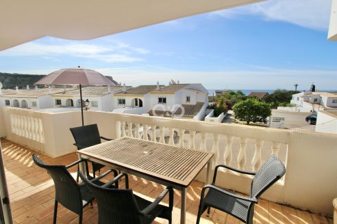 Spacious 2 bedroom apartment in Luz with sea view