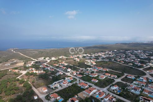 BEAUTIFUL 4 BEDROOM VILLA WITH POOL IN VALE DA TELHA