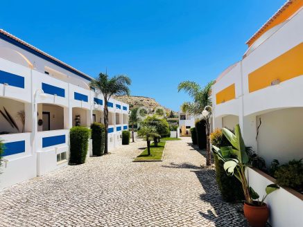 1 Bedroom apartment by the beach