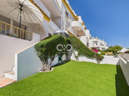 Exclusivo – Virado a sul com vista para o mar, rés-do-chão, apartamento T2 no rés-do-chão com jardim