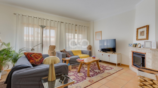 TOP FLOOR APARTMENT CENTRAL LAGOS