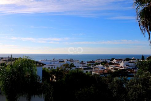 APARTMENT-SPECTACULAR VIEWS FROM BOTH TERRACES