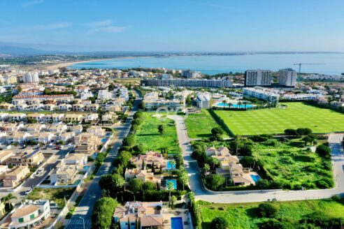 Lote de terreno no resort Cascade com 1193m2 com viabilidade de construção..